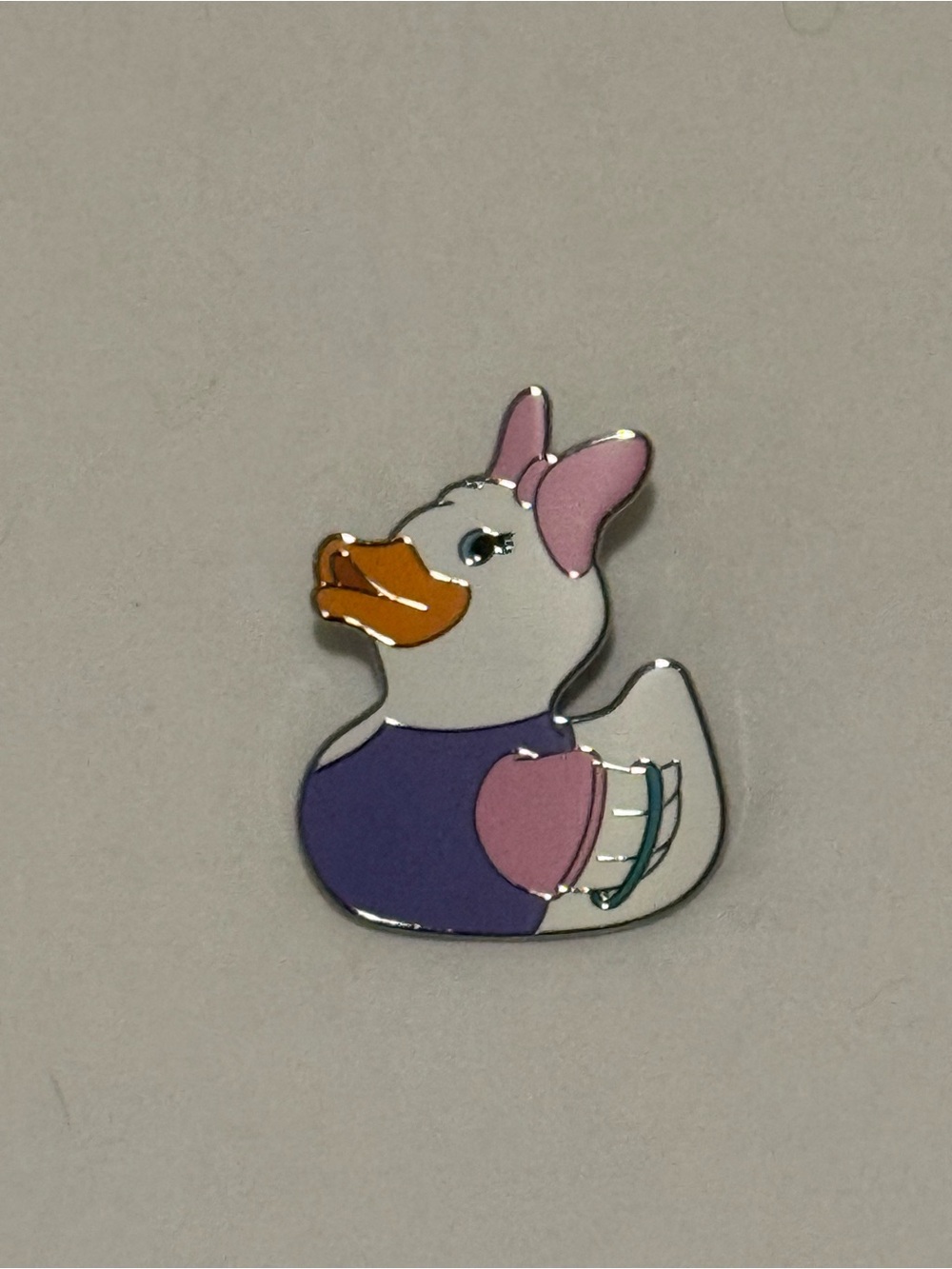 Ducks Of Disney Pins - Series 1 - Daisy
Duck